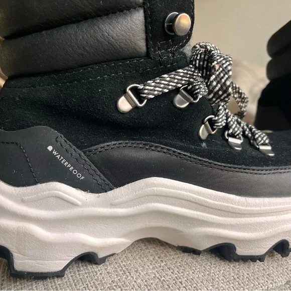 Sorel Black and White Winter Boots - Picture 7 of 7